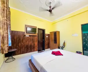 Luxury private accommodation at 8 Limbs Yoga School in Rishikesh